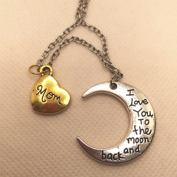 Heart and moon necklace for Mom - Picture 3 of 4